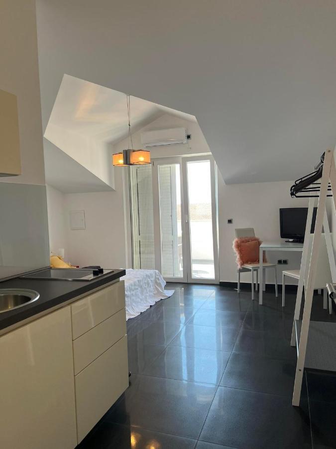 Apartment Vodice - Lovric Екстер'єр фото