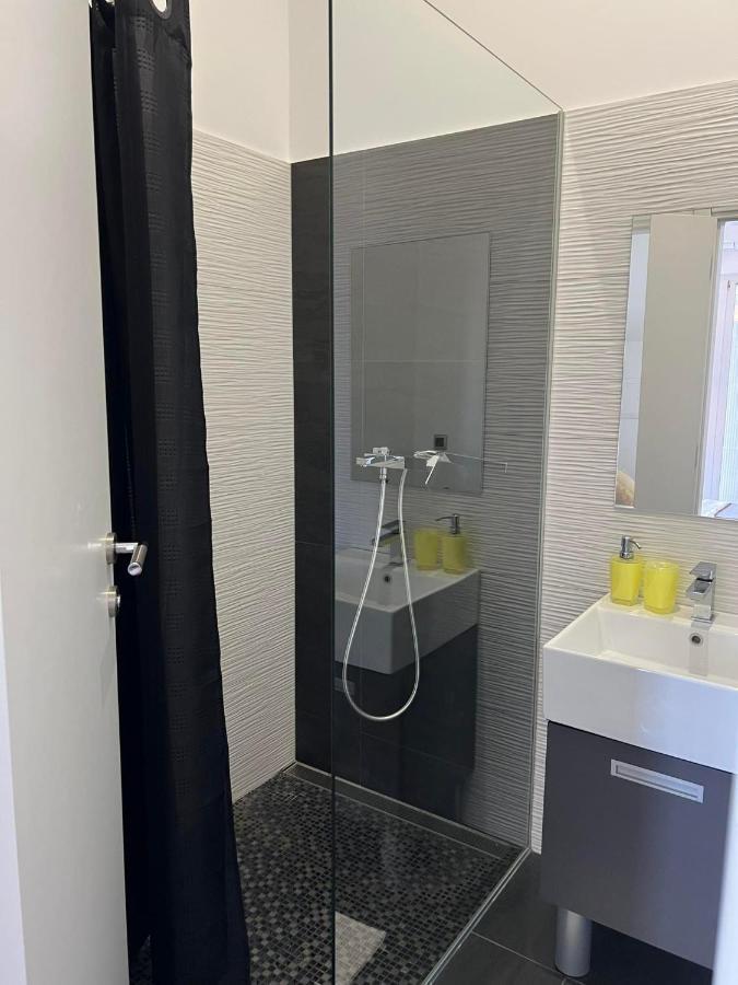 Apartment Vodice - Lovric Екстер'єр фото